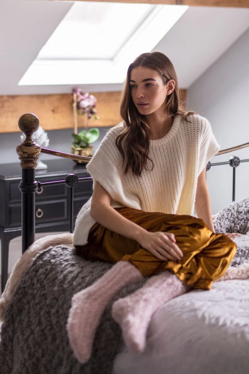 1 Pair Feather Slipper Gift Boxed Socks Ladies - Elle - Image 3