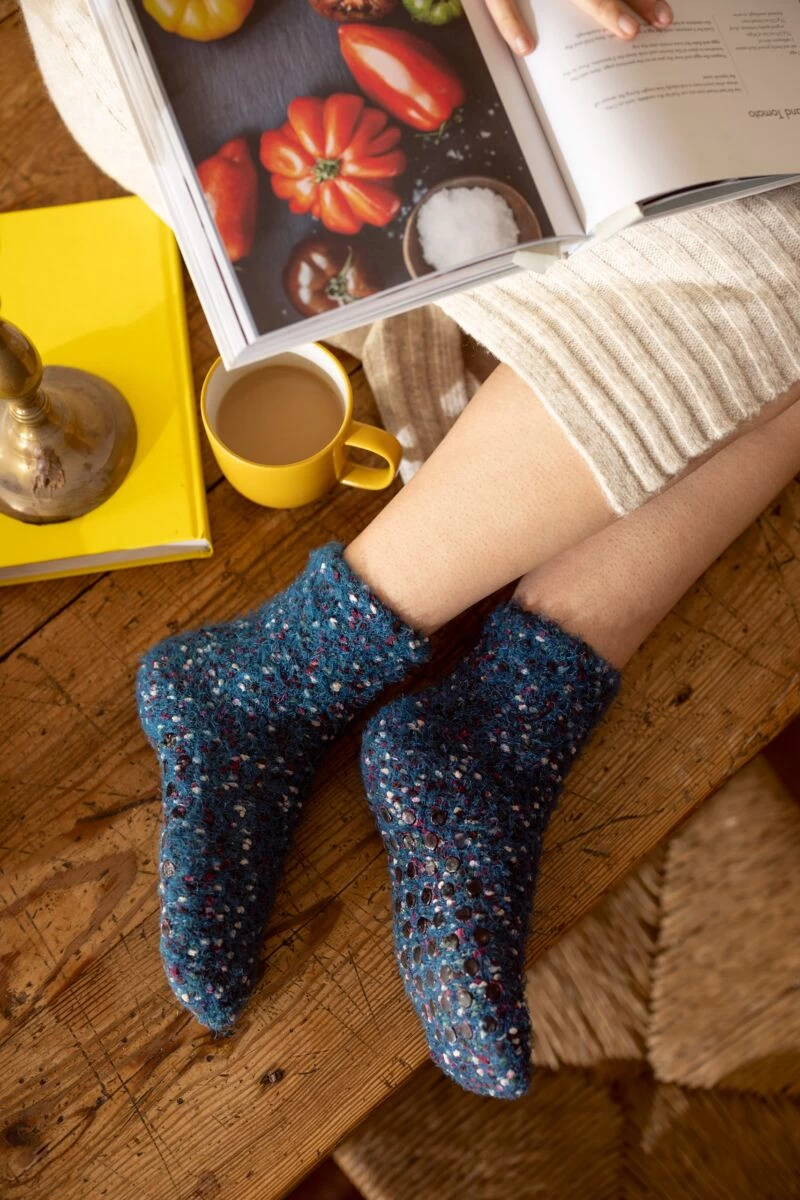 Ladies 2 Pair SOCKSHOP Popcorn Feather Slipper Socks With Grip - Image 3