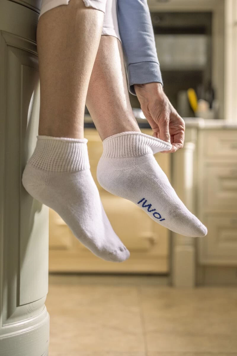3 Pair Footnurse Cushioned Foot Gentle Grip Diabetic Ankle Socks Ladies - Iomi - Image 4