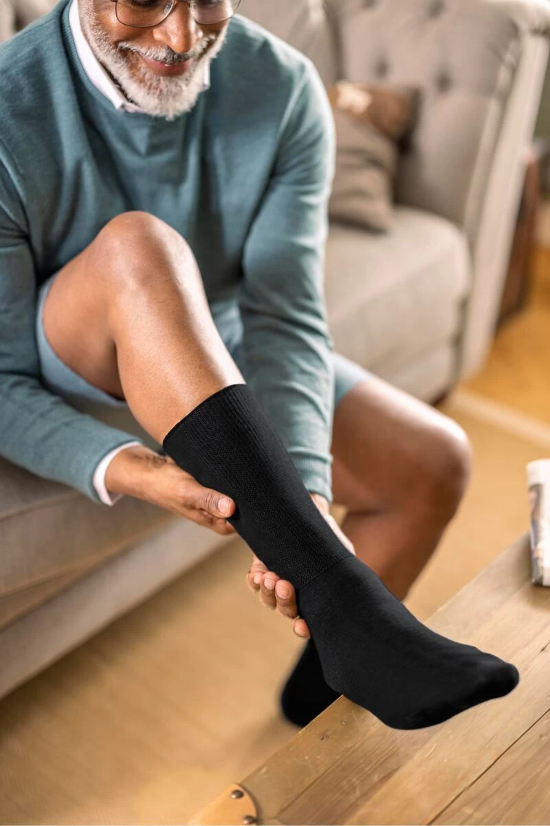 1 Pair Footnurse Oedema Extra Wide Cotton Socks Men's - Iomi - Image 6